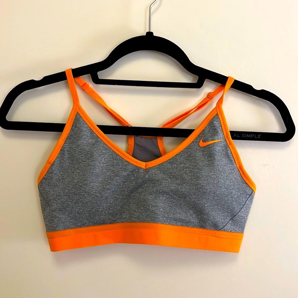 Nike size medium womens sports bra